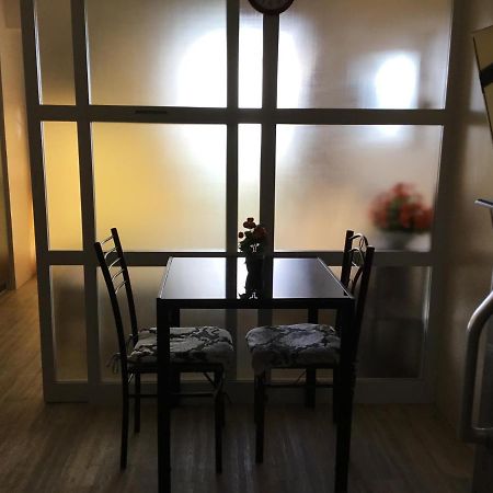 Condominium With Swimming Pool And Viewing Deck Tagaytay City Eksteriør billede
