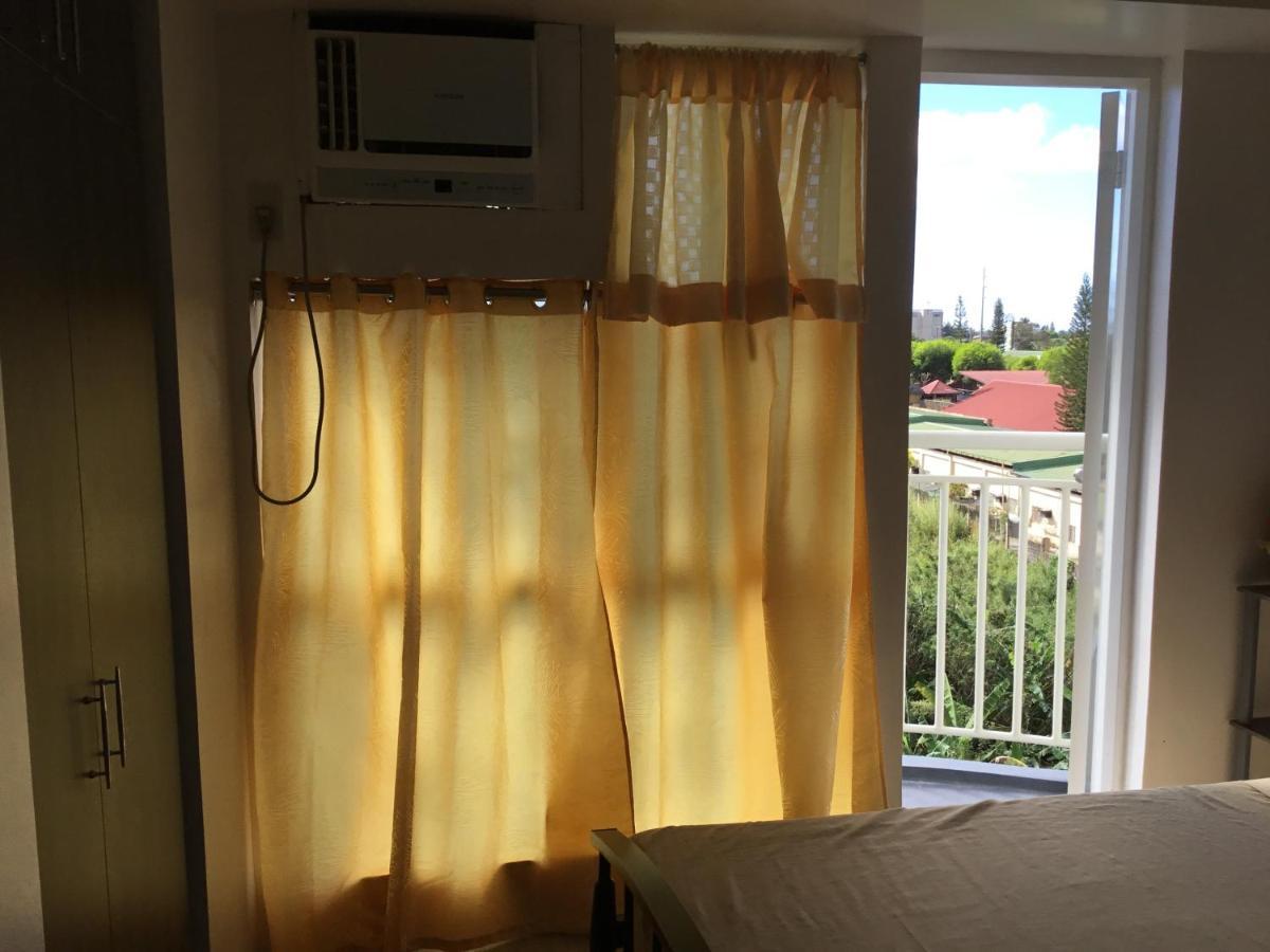 Condominium With Swimming Pool And Viewing Deck Tagaytay City Eksteriør billede