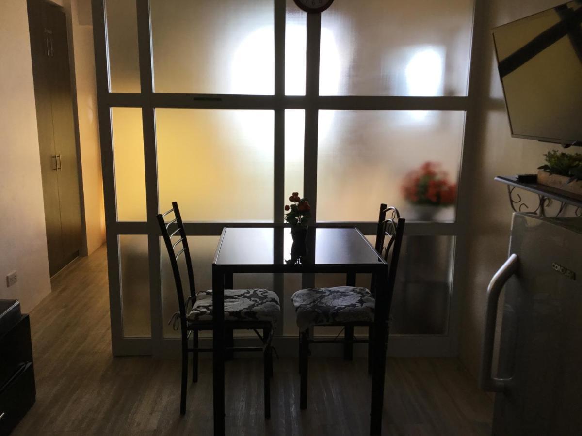 Condominium With Swimming Pool And Viewing Deck Tagaytay City Eksteriør billede
