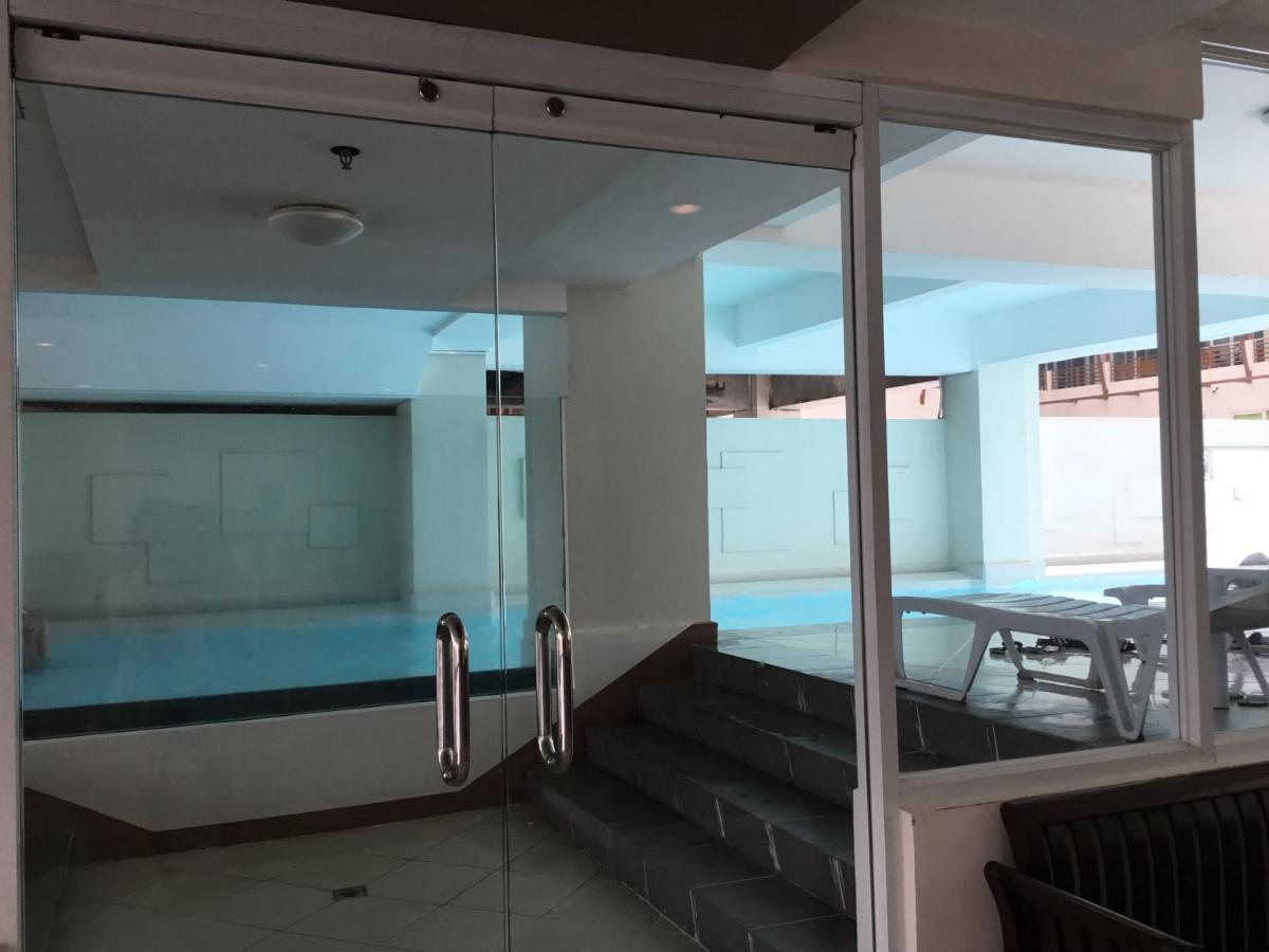 Condominium With Swimming Pool And Viewing Deck Tagaytay City Eksteriør billede