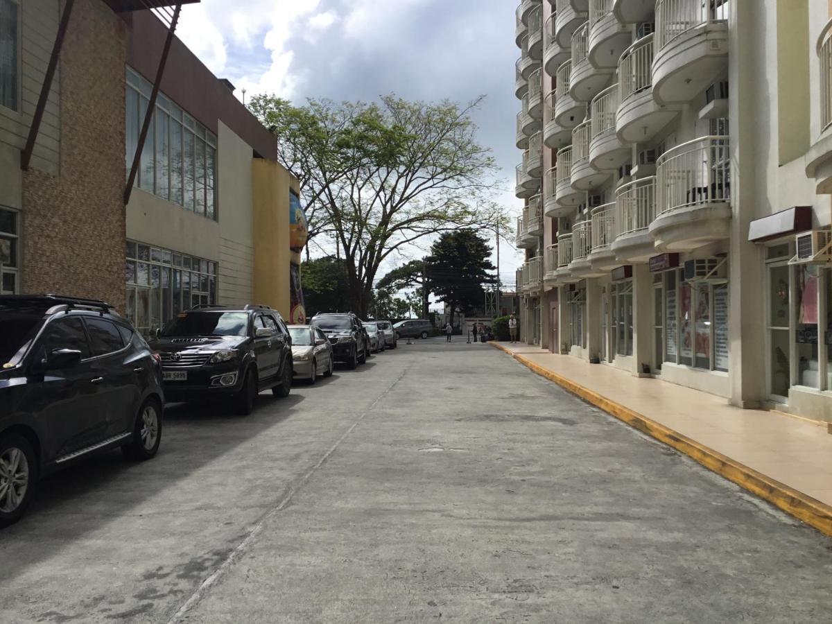 Condominium With Swimming Pool And Viewing Deck Tagaytay City Eksteriør billede